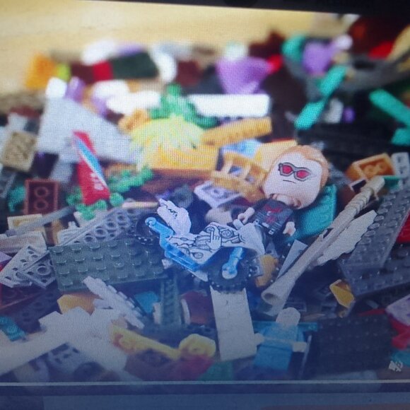 Bundle 1000pcs Jigsaw Xmas puzzle&1000+pcs modern robot assembly kit NWT - Picture 5 of 8